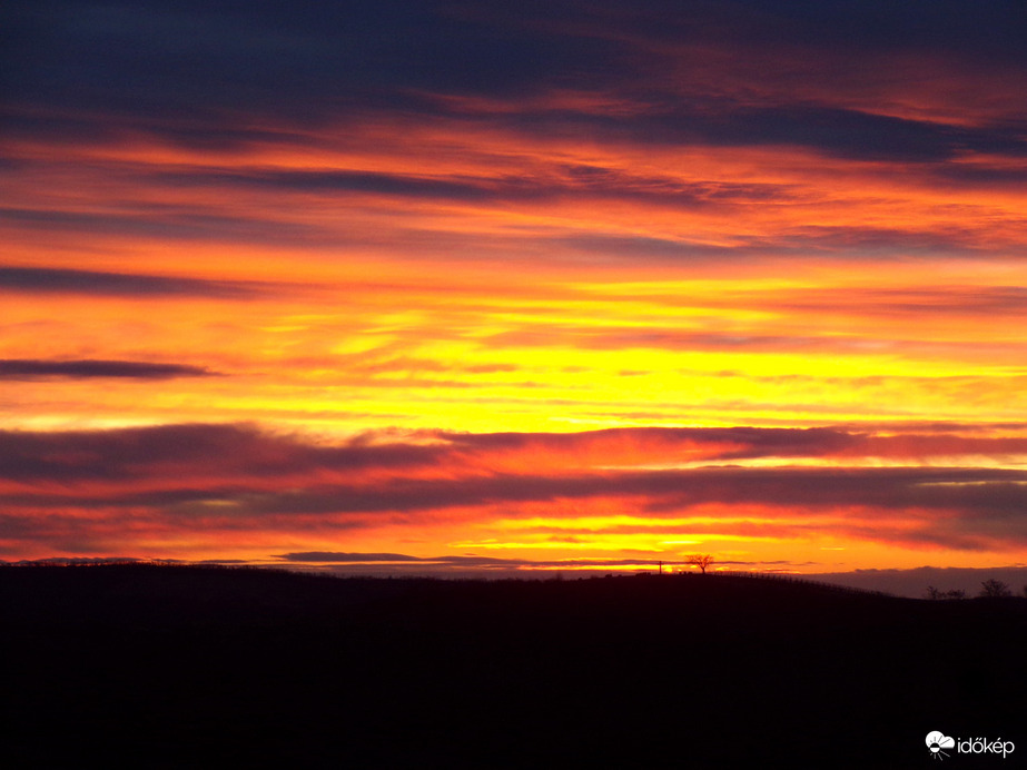 2025 utolsó napkeltéje Noszvajról