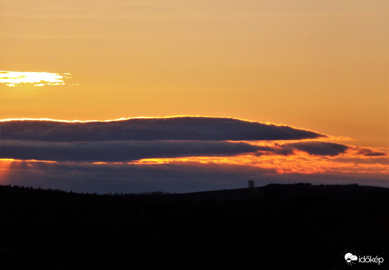 Elnyelte a napot a sötétség
