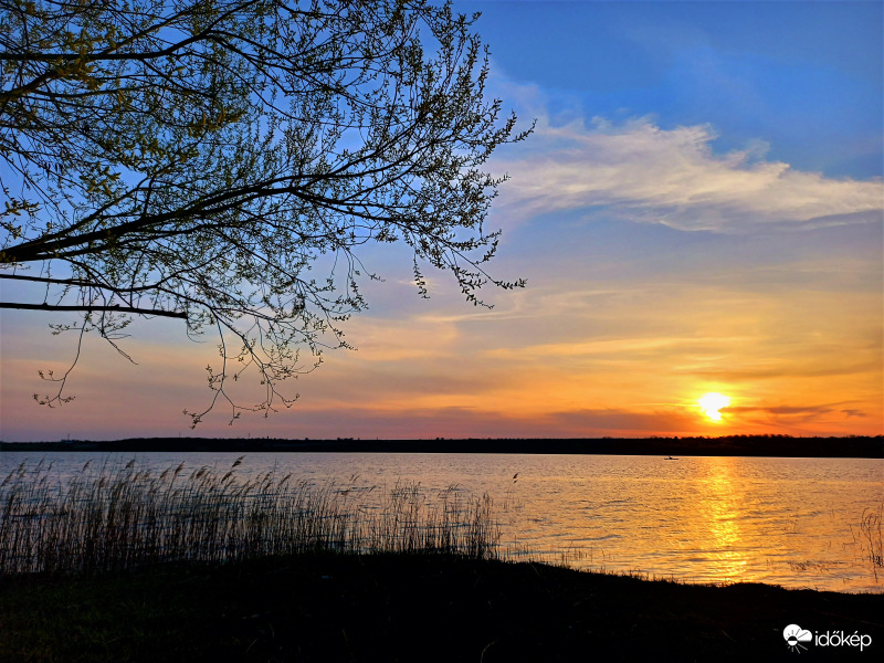 Tóparti napnyugta