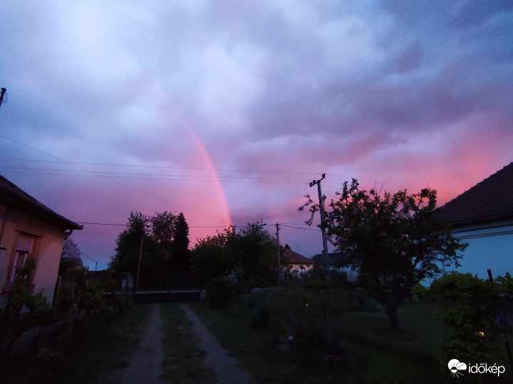 naplemente szivárvánnyal