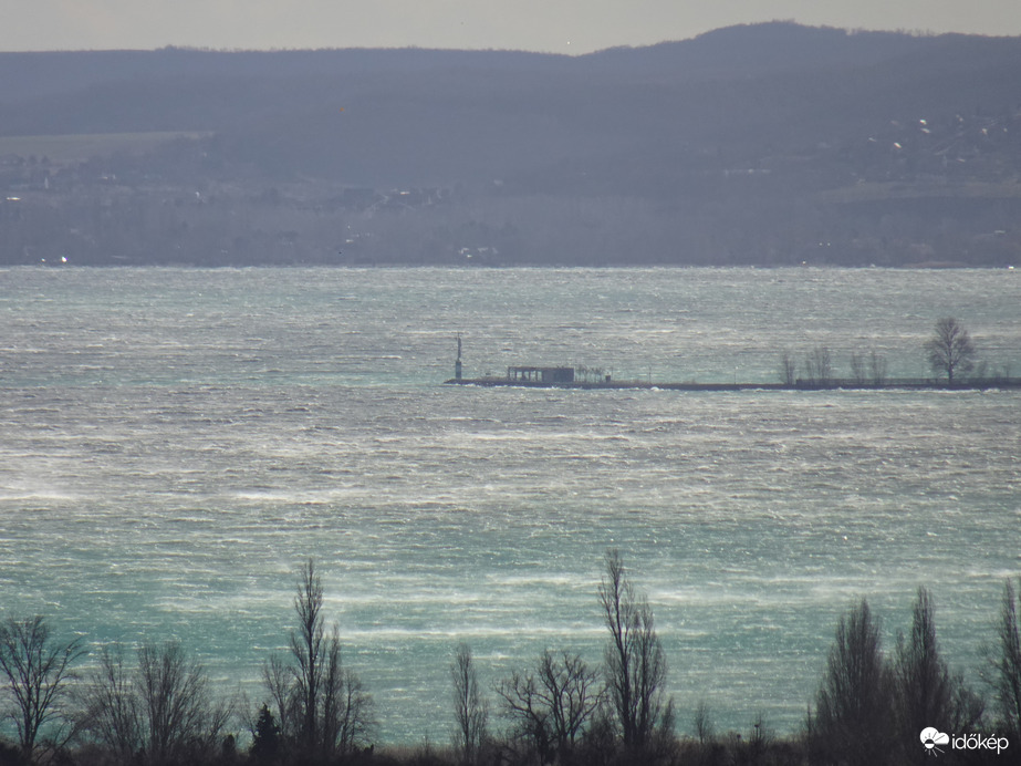 Háborgó Balaton