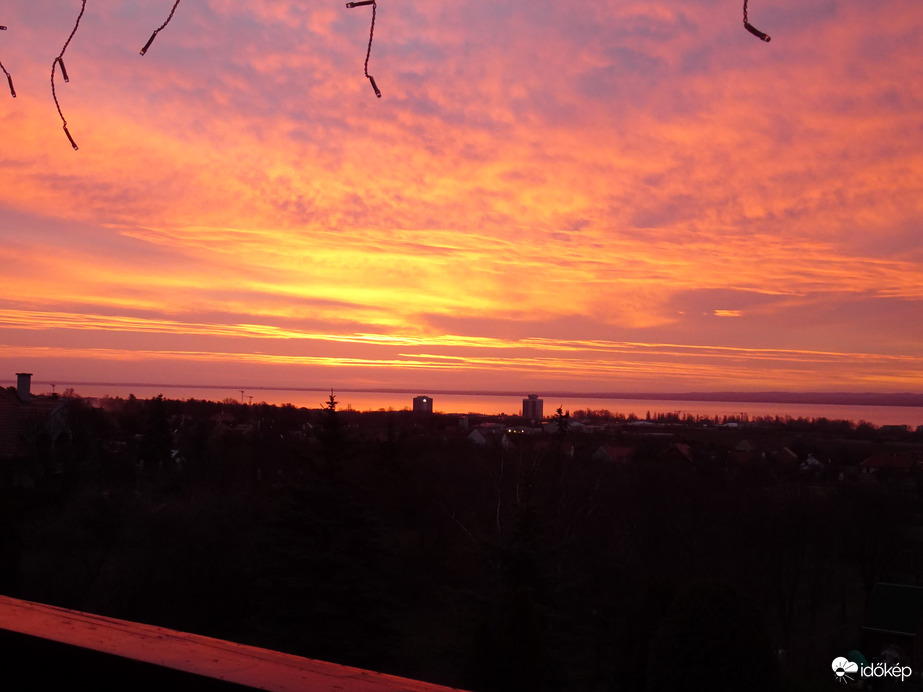 Napfelkelte a Balatonnál