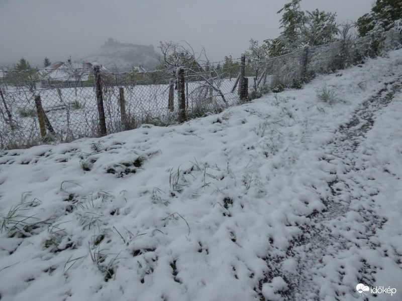 Sümeg 4-5cm hó