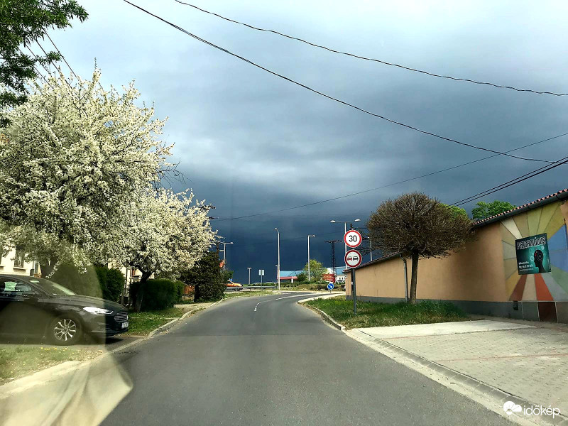 Maglód határában gyűlnek a felhők