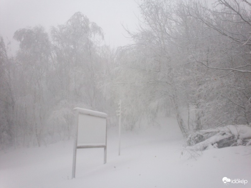 Írottkő 2016 11 12 11:00 25-30cm hó