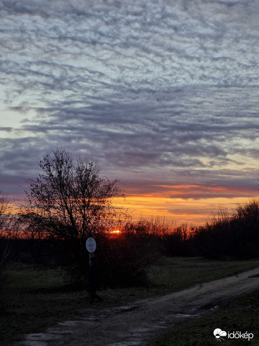 Naplemente Széchenyi-hegy mögött