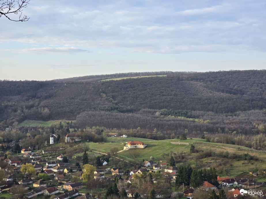 Alsópetény