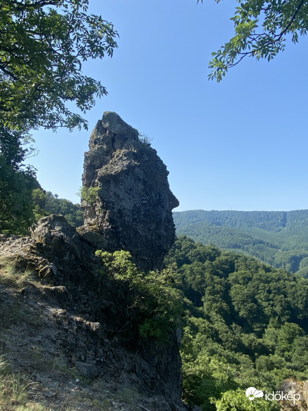 Vadálló-köveknél