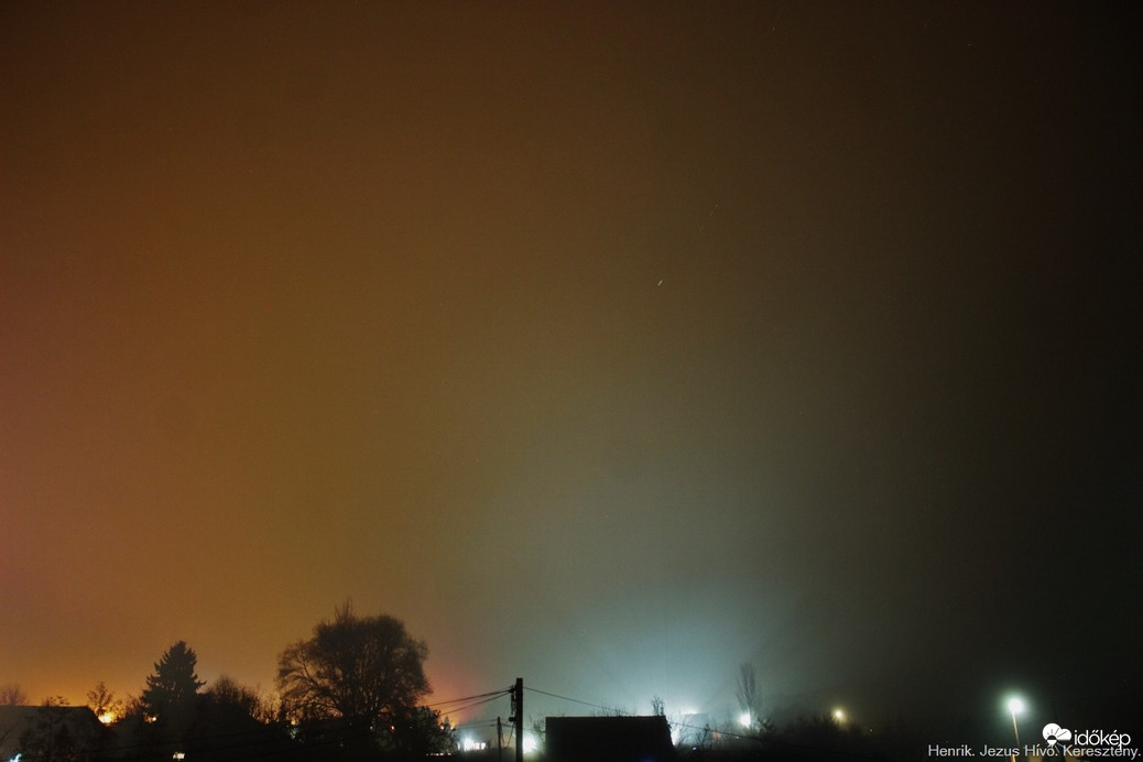 Köd előttem köd utánnam.