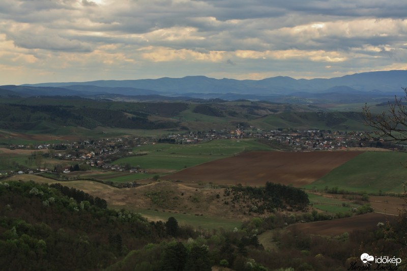 Tarnalelesz a hegyekből. 