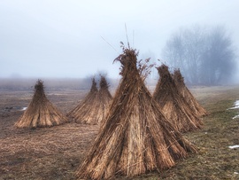 Falu végén sátoroznak...