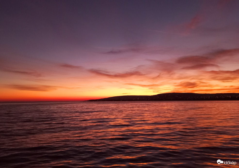 Naplemente a Balatonon vitorlásról 