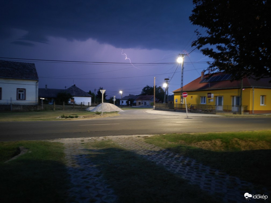 Táska