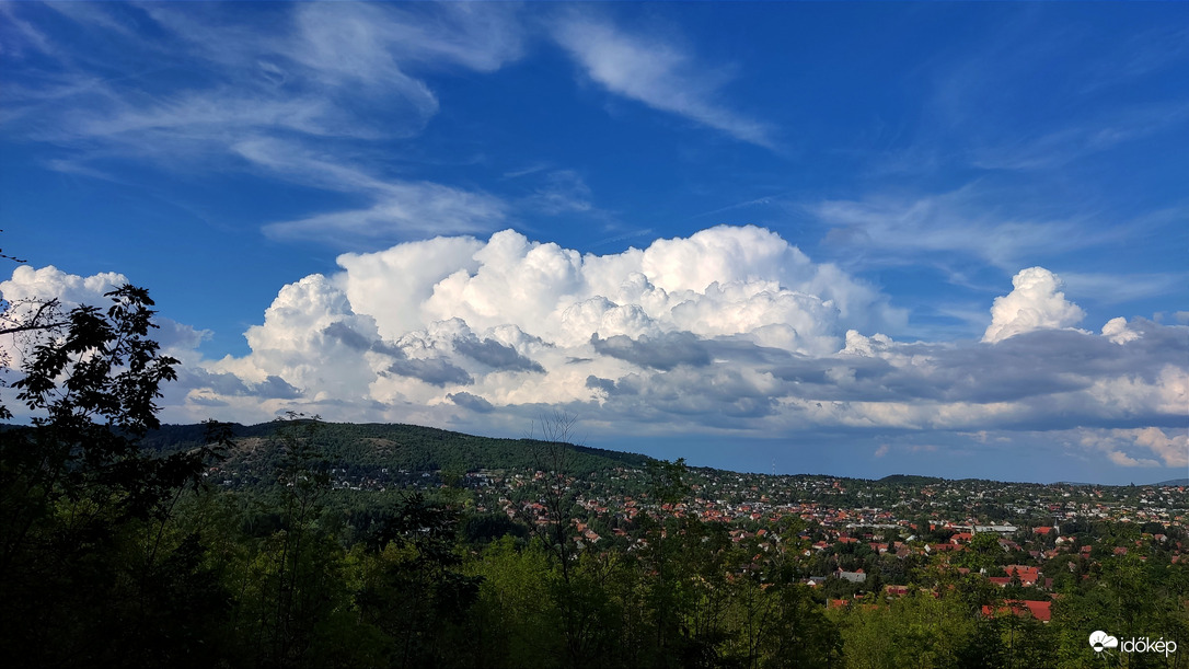 Délutáni zivatarok észak felé