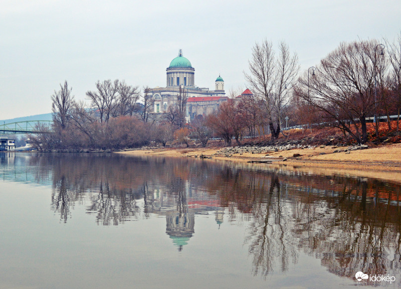 A Duna tükrében