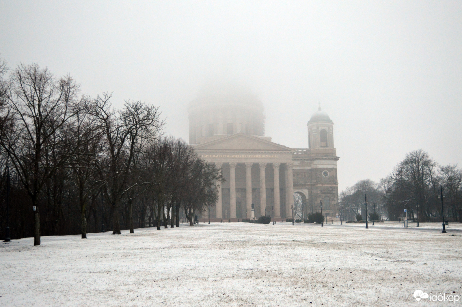 Hó, köd, bazilika