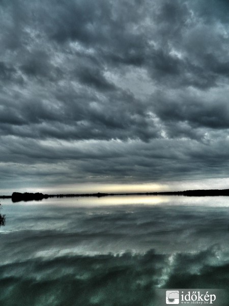 Lassan érkeznek az esőfelhők!
