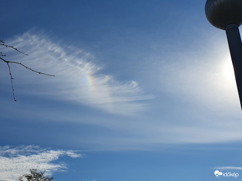 Olyan mintha dupla lenne...