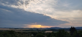 Felhők határán