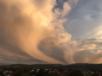 Miskolcól a Bükk felé tekintve