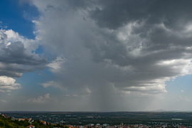 Tegnapi eső érkezése Pécsre I.