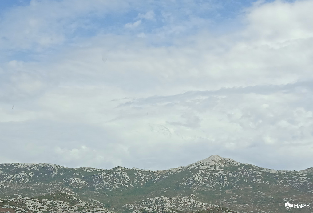 Velebit-hegység Zadarról nézve 