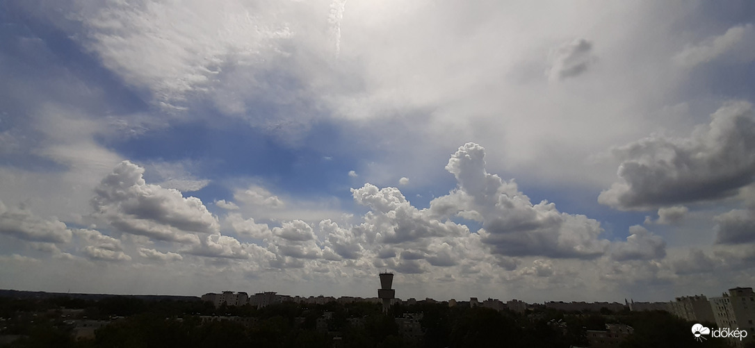 Szeged erősen felhős 28°C