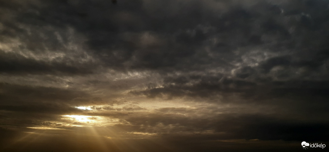 Ma reggeli tyndall jelenség