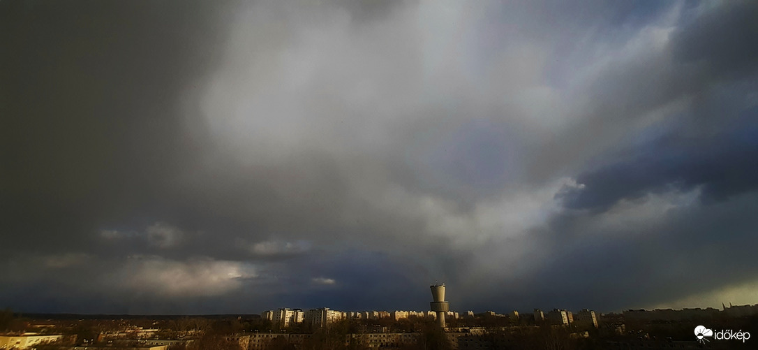 Szeged 6°C erős szél, felhősödünk