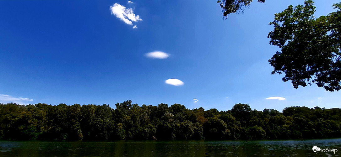 Azonosítatlan felhők a Tisza felett :)