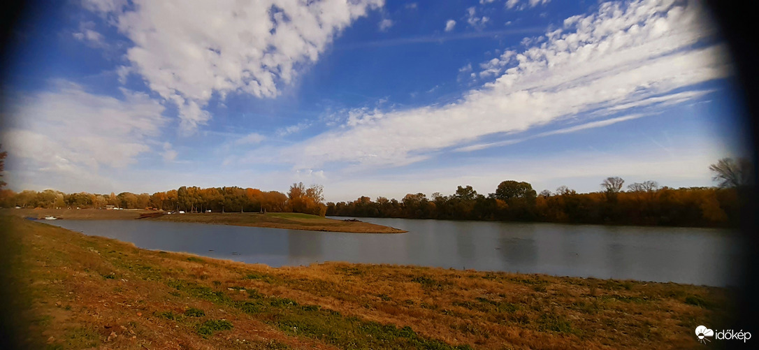Téli-kikötő bejárata a Tiszán Szegeden