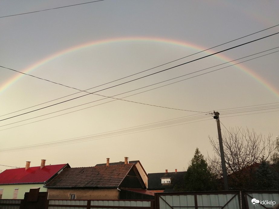 Egy kis szépség a borúban.