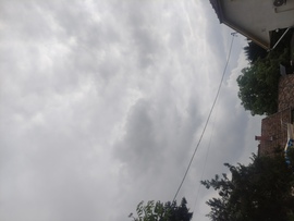 Kicsit felhős