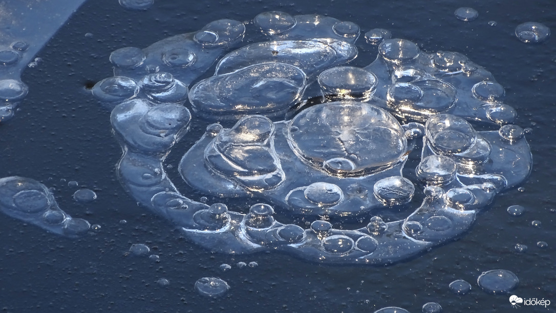 Jégvarázs a tavaknál.