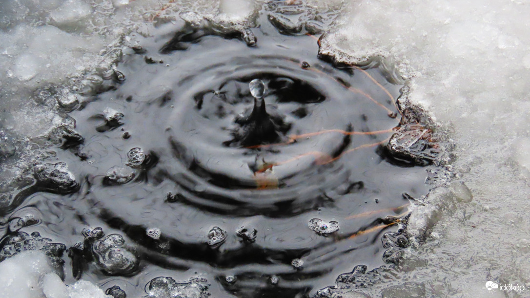 Egy csepp, még egy és így tovább.