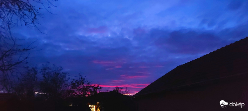 Vöröslő tiszafüredi alkony