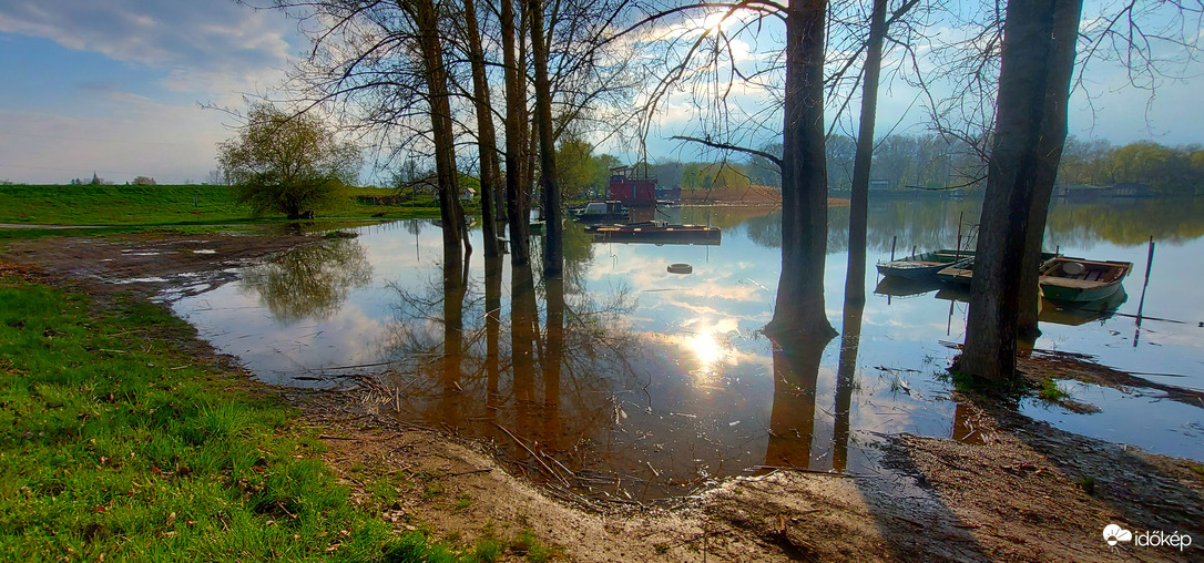 A megáradt Tisza Tiszaörvénynél 2.