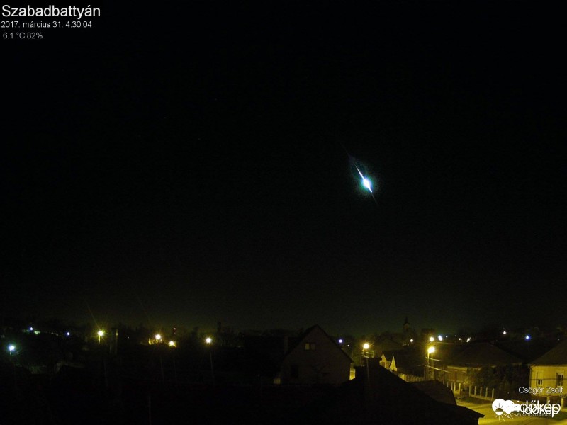 Tűzgömb a hajnali égen!