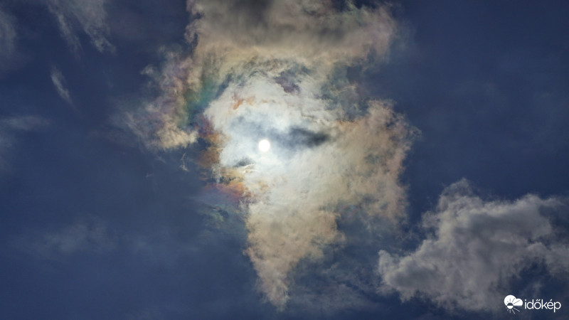 Front utáni irizálások. (4)