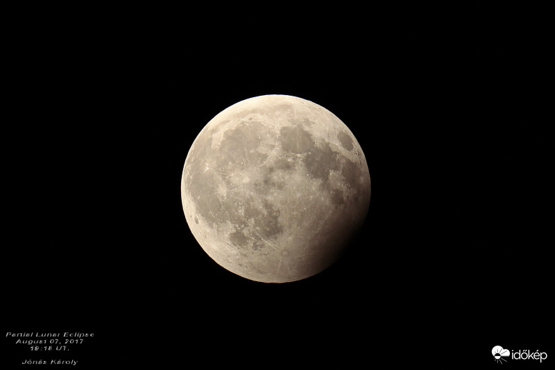 Részleges holdfogyatkozás.