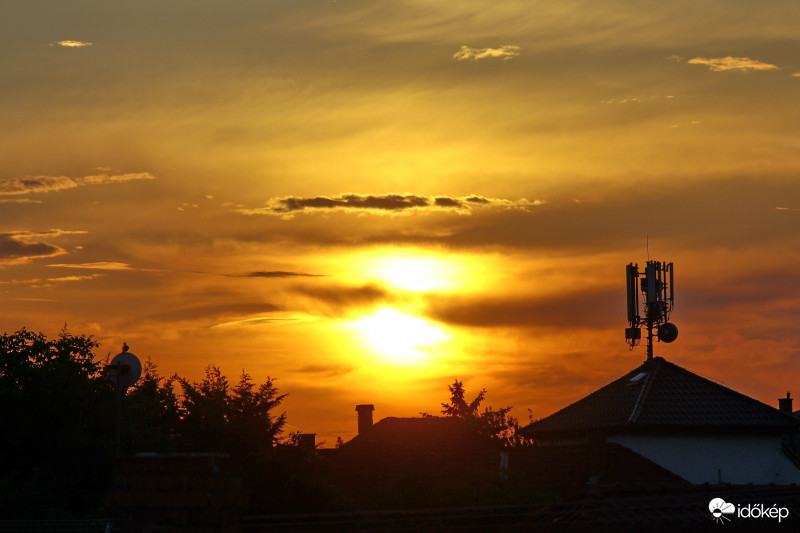 A naplemente színei. (3)