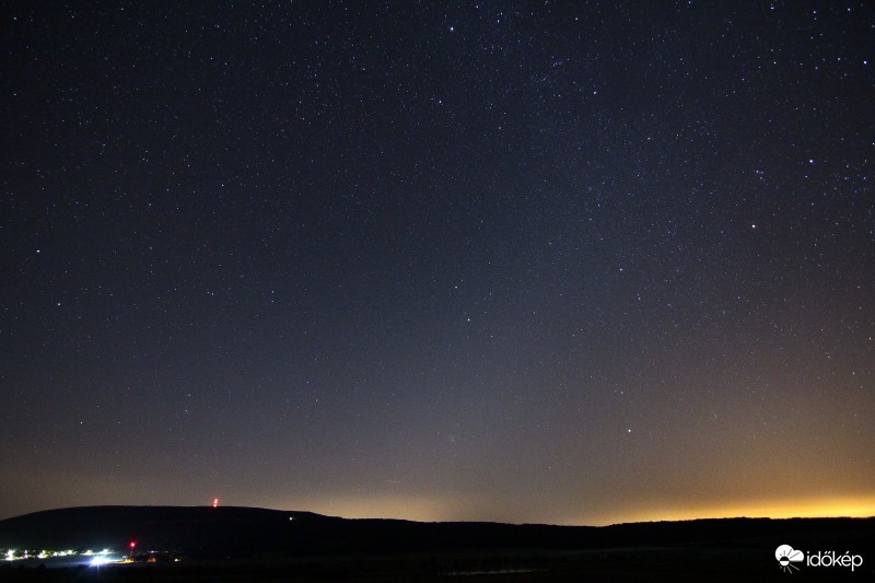 Állatövi fény az ősz első hajnalán.