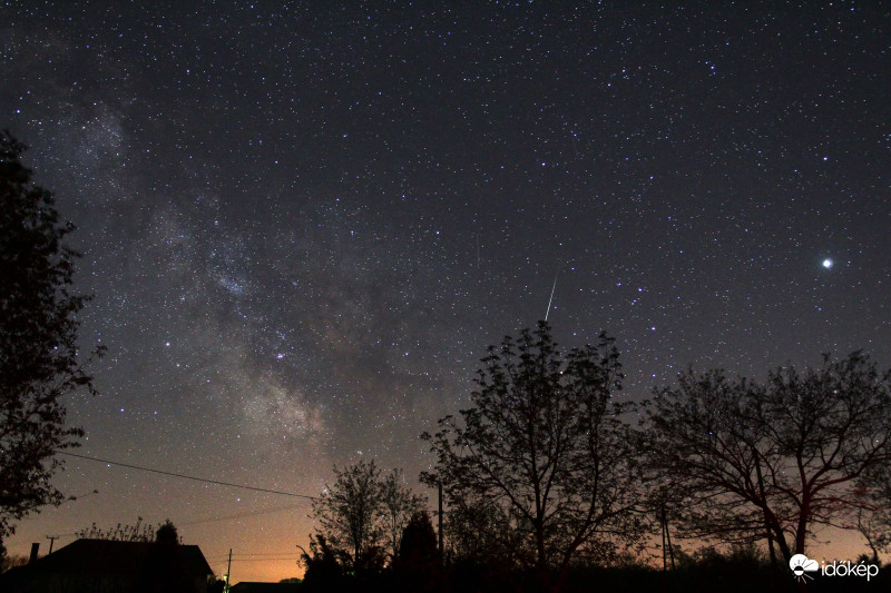 Tiszaalpári tavaszi éjszakák. (2018-04-20/22)  Csodálatos ég kevés meteorral.