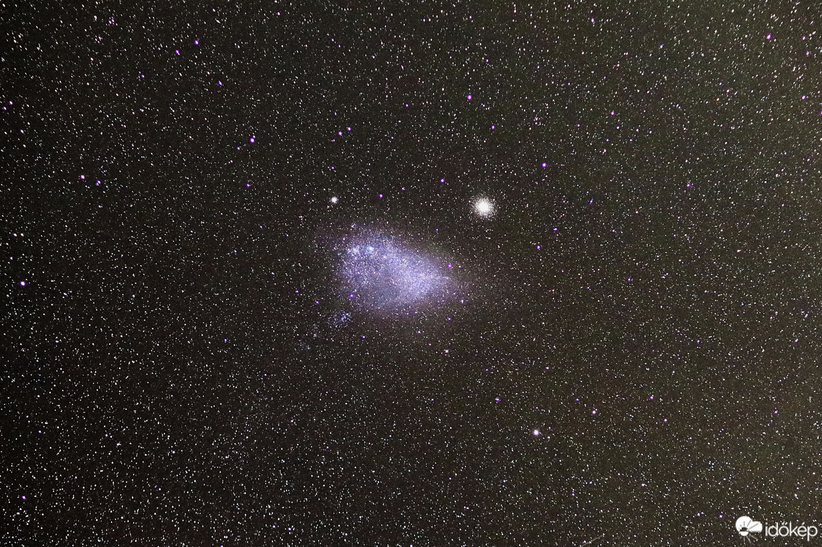 Kis Magellán-felhő + az NGC 104 és NGC 362 Gömbhalmazok.