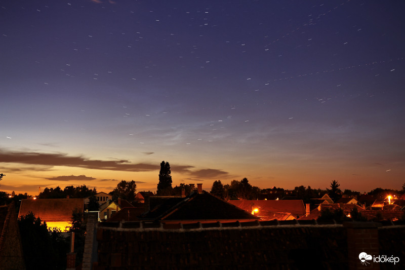 Világító felhő az esti égen (2)