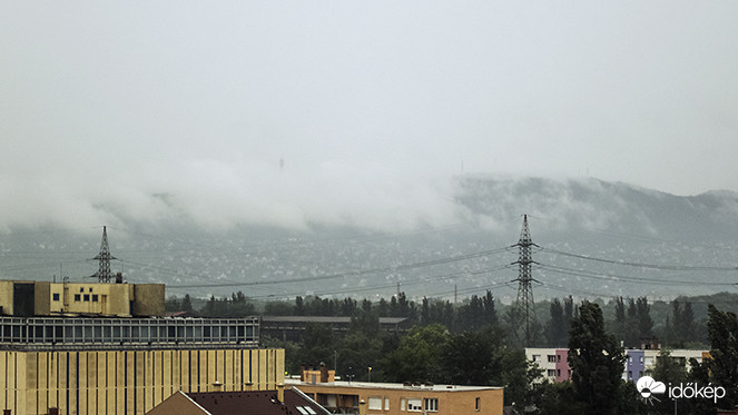 Borult, esik