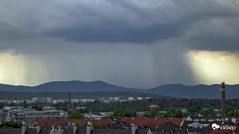 Zivatar a Pilisben
