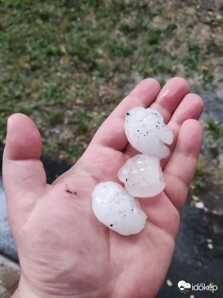 Dió nagyságú jég Csepelen