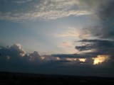 Formás felhők napkeltekor