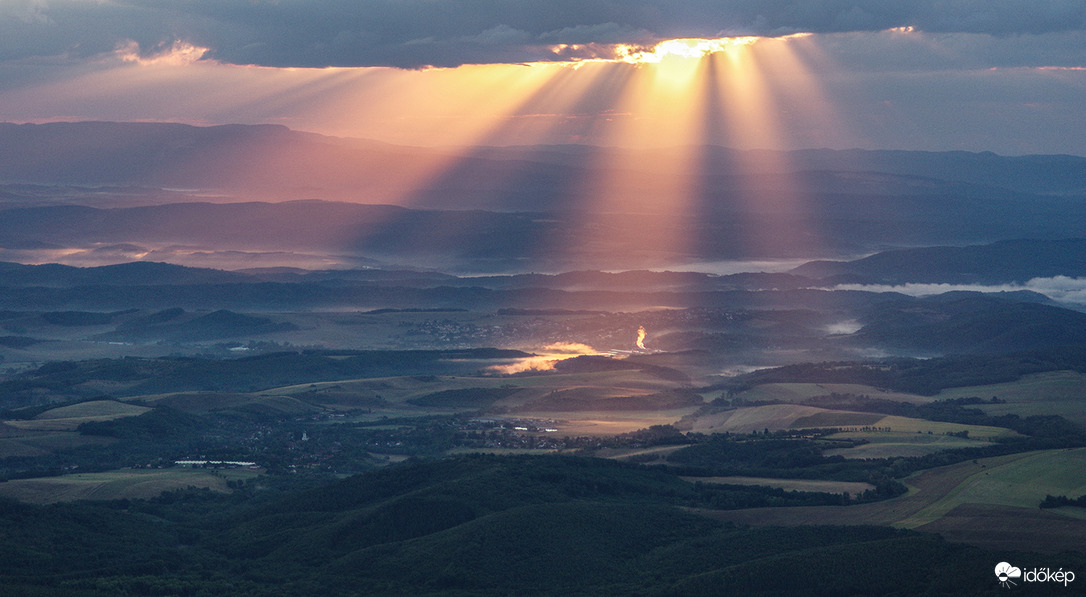 Pénteki eső után szombat hajnal Galyatetőn